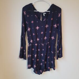 Mudd Long Sleeve Romper Size Medium M Aztec Gauze‎ Keyhole V Neck